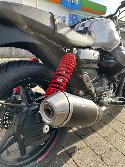 Moto Guzzi V7 Stone Ten in Esslingen