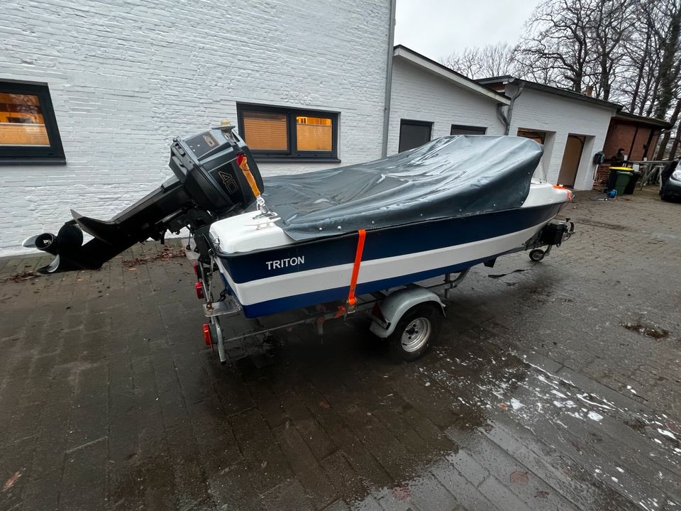 Hellwig Triton Motorboot Suzuki 40 PS inklusive Trailer in Tellingstedt