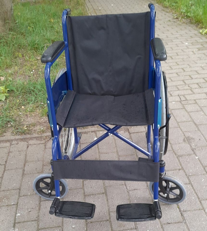 Rollstuhl nur 1 Jahr genutzt in Dorf Mecklenburg