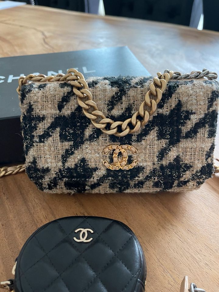 Chanel 19 Wallet on Chain Woc Karl Lagerfeld 2019 Hahnentritt in Kelkheim