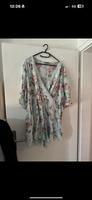 Playsuit mit Blumen Nordrhein-Westfalen - Selm Vorschau