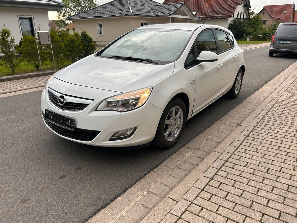Opel Astra tüv neu 5/26 in Barchfeld