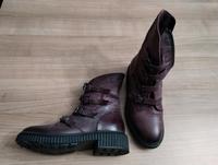 Stiefel Mjus Echtleder 36 beere mit Schnallen und Reißverschluss Frankfurt am Main - Eschersheim Vorschau