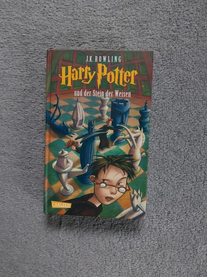 Buch "Harry Potter und der Stein der Weisen" in Auengrund