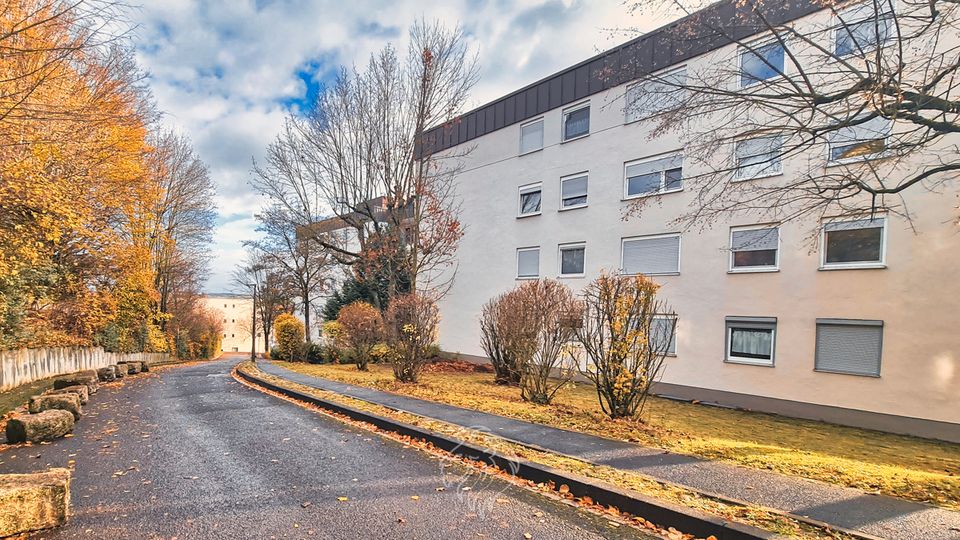 Möblierte 1-Zimmer-Wohnung mit herrlichem Ausblick! Gepflegt und direkt beziehbar in Würzburg! in Würzburg