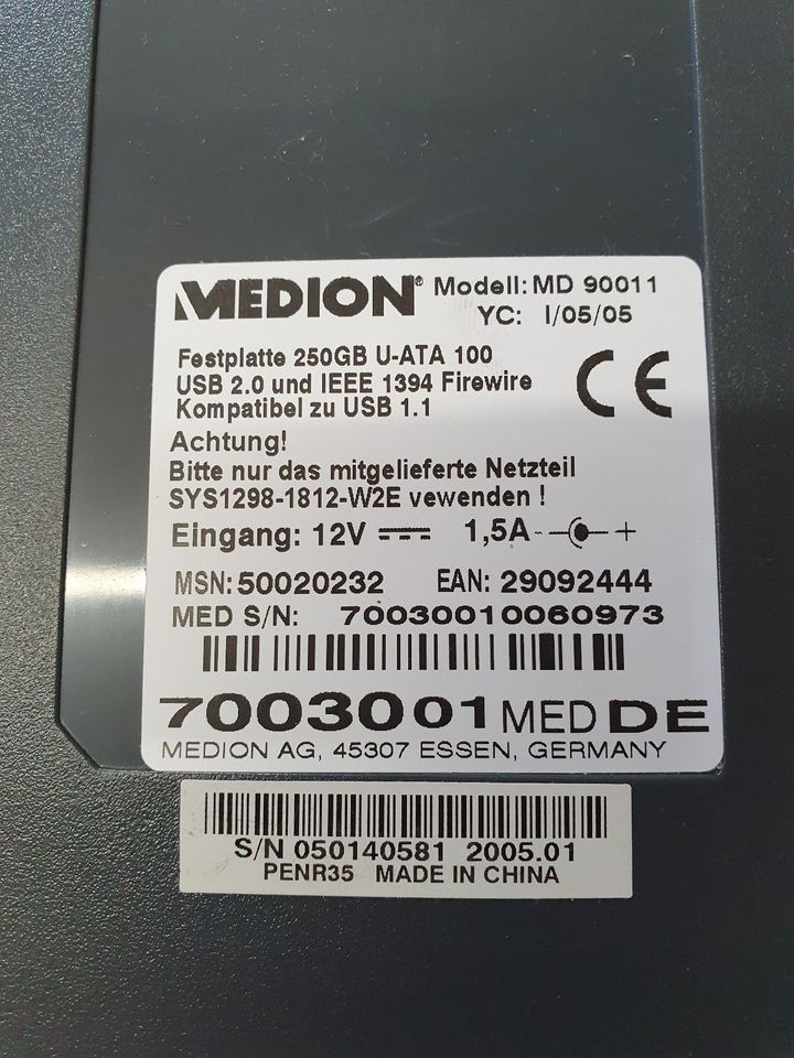 Medion - Festplatte 250 GB mit Zubehör in Hamburg