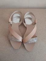 Zara basic collection Sandalen beige Silber Glitzer 39 Niedersachsen - Oldendorf (Landkreis Stade) Vorschau
