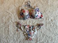 H&M: Bikini-Set mit Blumenmuster (75C + M) Niedersachsen - Ottenstein Vorschau