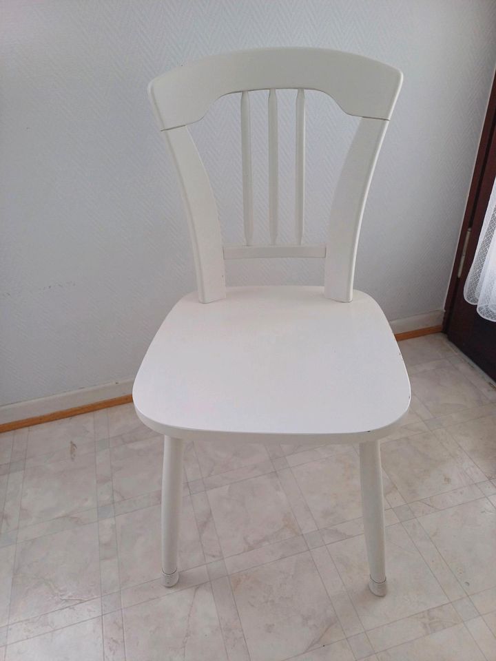 Stuhl Stühle weiß Shabby Landhausstil Holz in Bad Vilbel