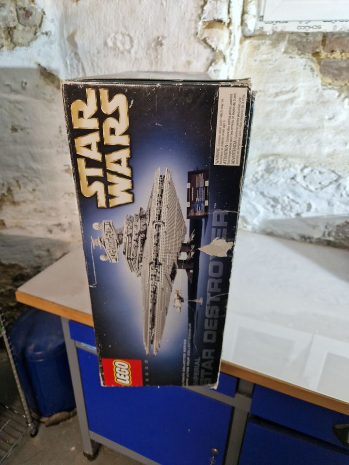Lego Star Wars 10030 Imperial Star Destroyer UCS Nur der Karton in Oberhausen