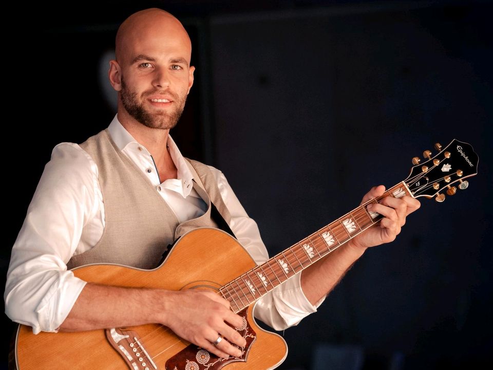 Sänger und Hochzeitssänger mit der Gitarre in Gladbeck