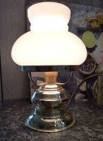 Kleine Vintage  Tischlampe Messing Milchglas Niedersachsen - Varel Vorschau