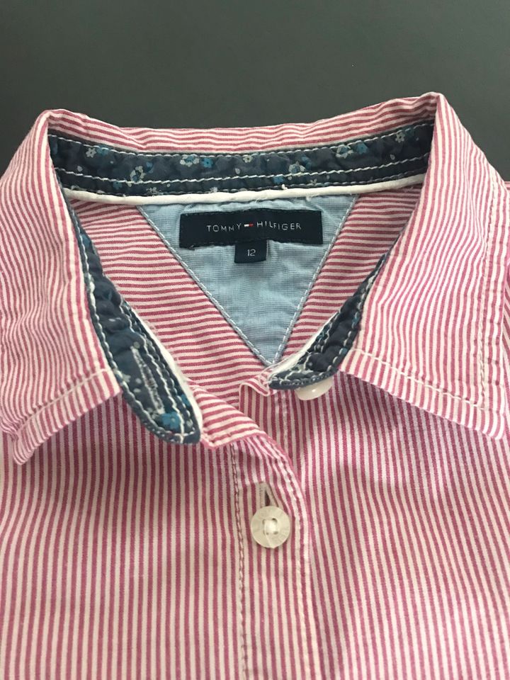 Tommy Hilfiger Bluse 12 rot weiß gestreift 140 152 in Lampertheim