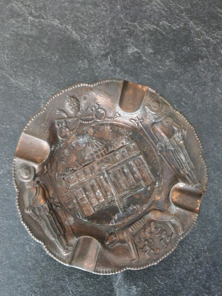 Vintage Bronze Metall Roma S in Düren