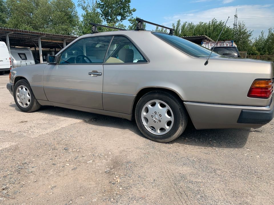 Mercedes Benz W124 Coupé in Dresden