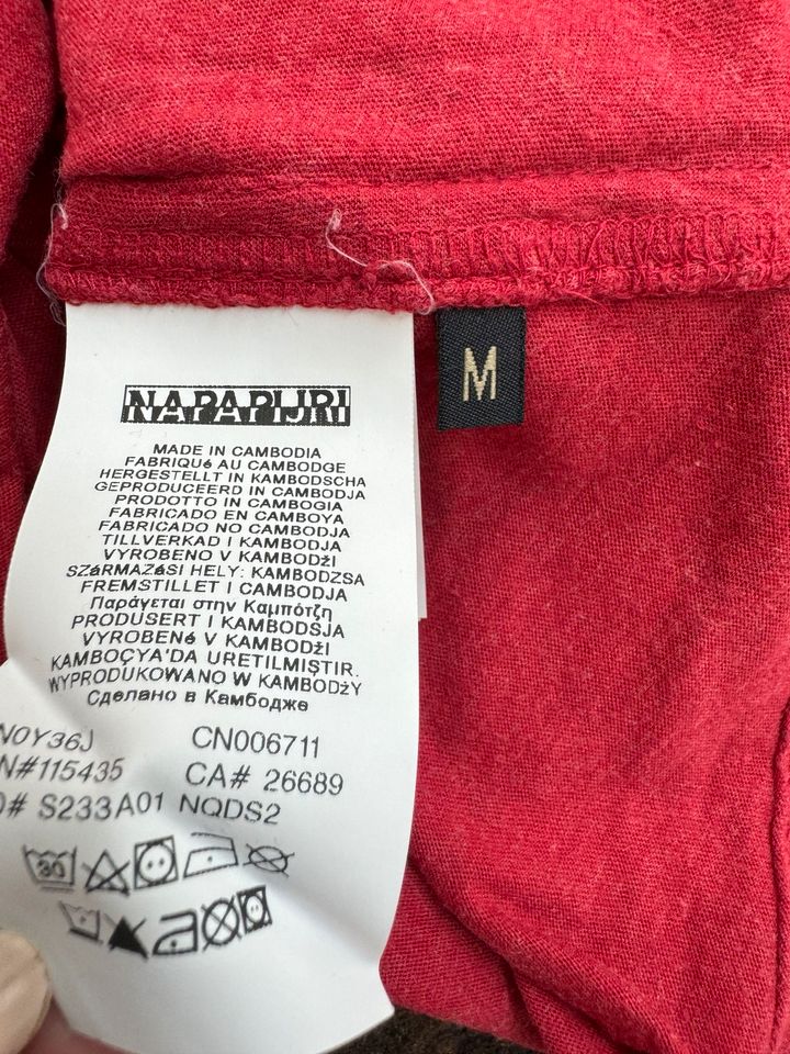 Napapijri T-Shirt Herren rot neuwertig M in Lichtenfels