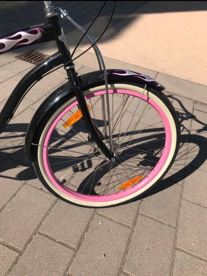 Fahrrad Beach Cruiser Black Betty Gothic schwarz pink in Stuttgart
