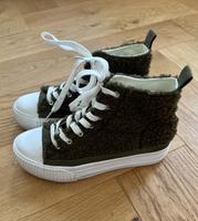 Sneakers mit Teddyfell von Sacha, Gr. 37 Niedersachsen - Oldenburg Vorschau