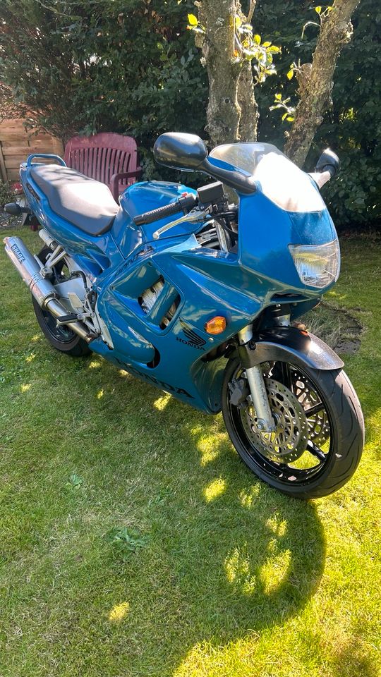 Honda CBR 600 pc31 in Leck