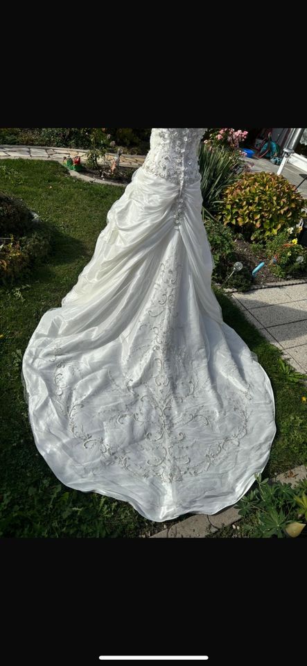 Brautkleid in Hebertshausen