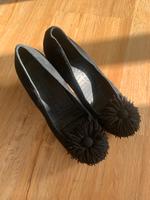 Chie Mihara pumps schwarz Blume 38 Niedersachsen - Barendorf Vorschau