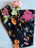 ☀️☀️Neuwertige Guess Stoffhose Hose Gr.S schwarz Blumen☀️☀️ Bayern - Niederwerrn Vorschau