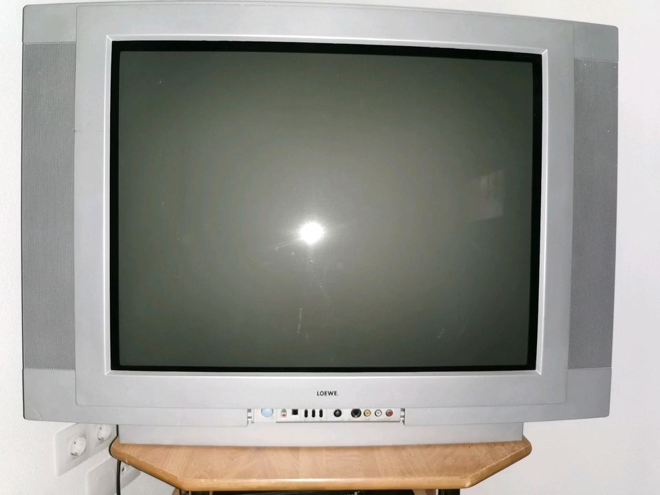 TV Fernseher Loewe Röhrenfehrnseher 70 cm diagonale in Buttenwiesen