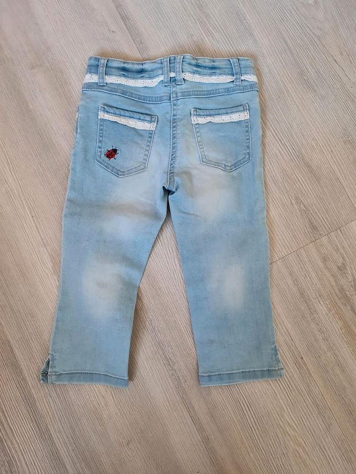 süße Jeans 122 Mädchen in Garrel