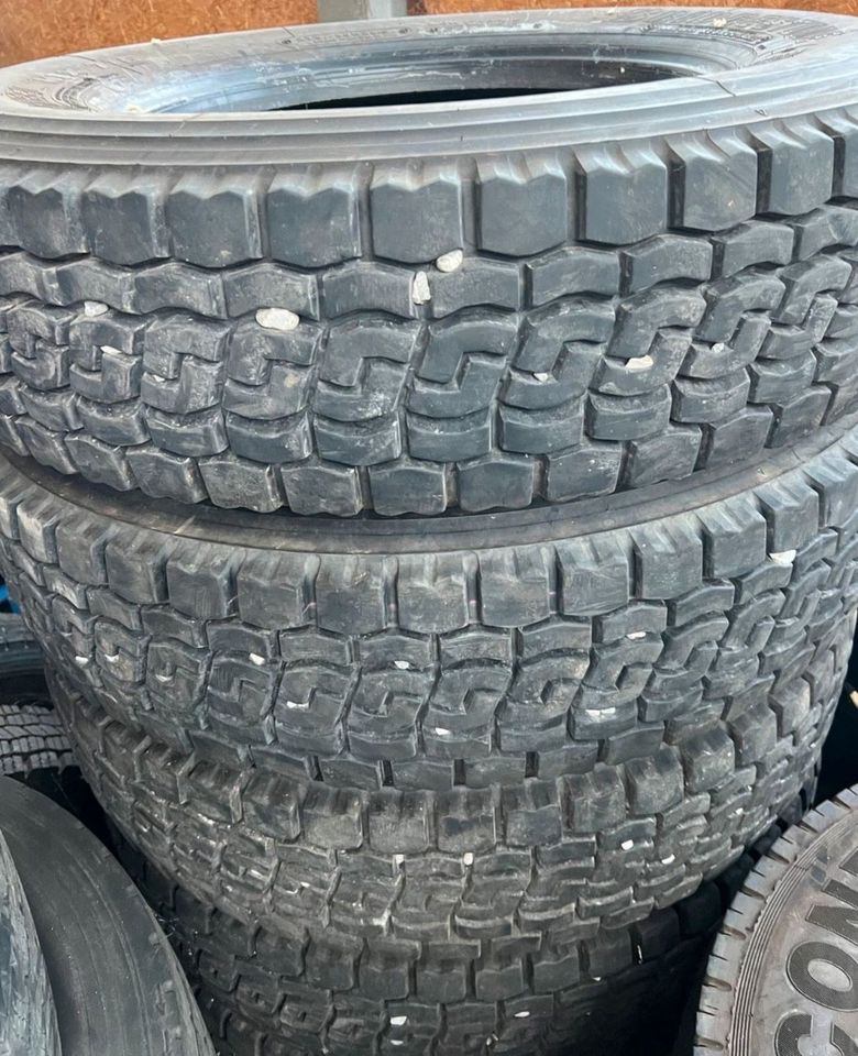 56 LKW REIFEN TRUCK TIRES EXPORT 295/80R22,5 315/80R22,5 275/60R2 in Bad Tölz