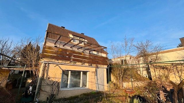 Haus und Grund mit Potential - Top Lage mit unverbaubarem Fernblick in Haßfurt