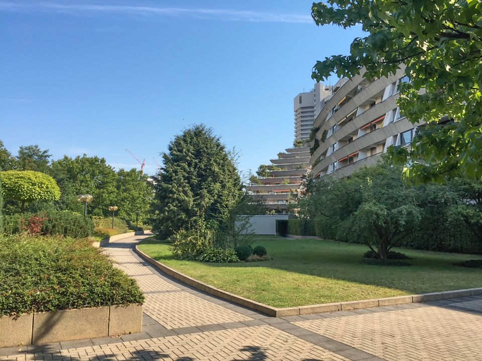 201644: Großartig sanierte Wohnung im 8. OG des Sonnenrings in Frankfurt am Main