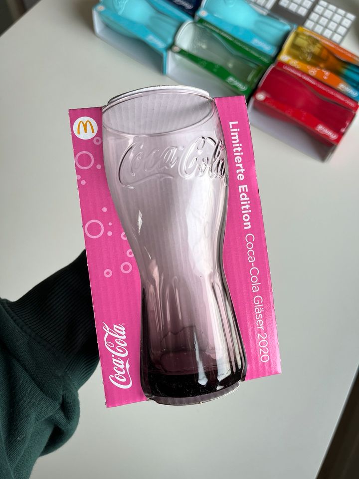 CocaCola Glas Pink McDonalds Limitierte Edition 2020 in München