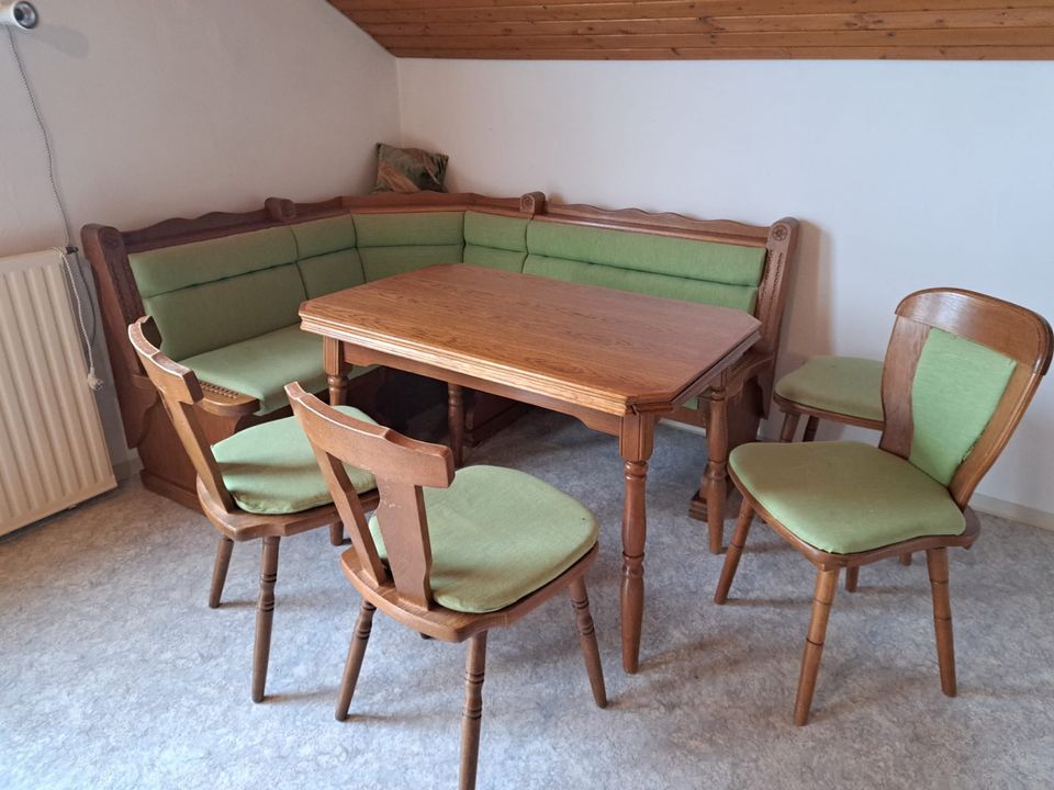Eckbank / Tisch / Stühle in Falkenberg