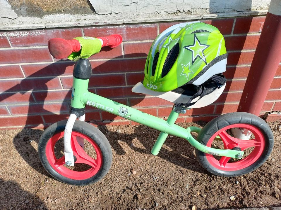 Laufrad von Kettler 10 Zoll mit Fahrradhelm in Braunschweig