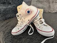 Original CONVERSE Chucks weiß Kunstleder Gr. 39 Saarland - Mandelbachtal Vorschau