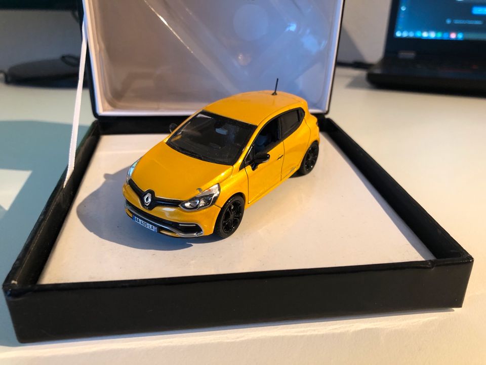 Modellauto Renault Clio 4 RS 1:43 in Höchberg
