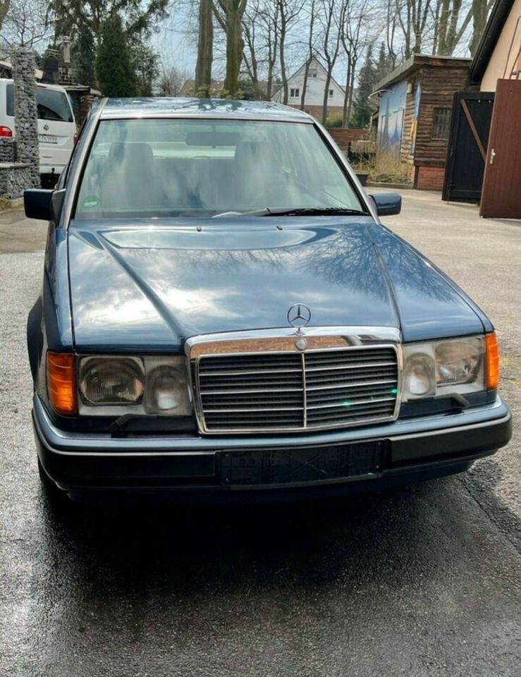 Mercedes-Benz, 230E, W124 - top, Sammlerauto in Essen