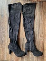 Schwarze Wildleder Overknee Stiefel von Tamaris Gr. 39 Schleswig-Holstein - Lübeck Vorschau