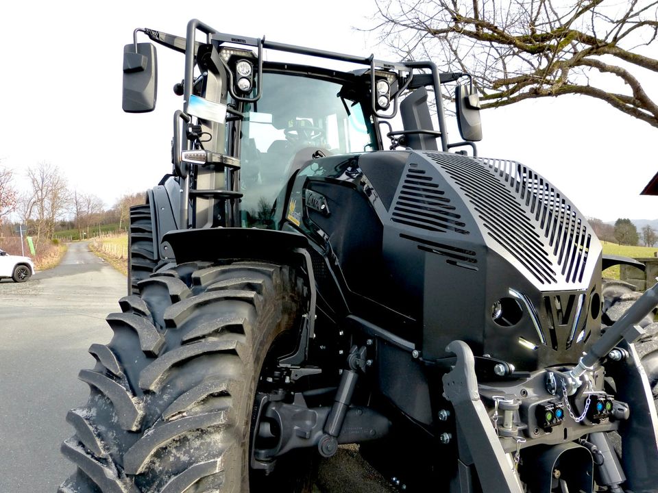 Forstumbau Valtra Q285 und Q225 Q245 Q265 Q305 , Q-Serie in Schmallenberg