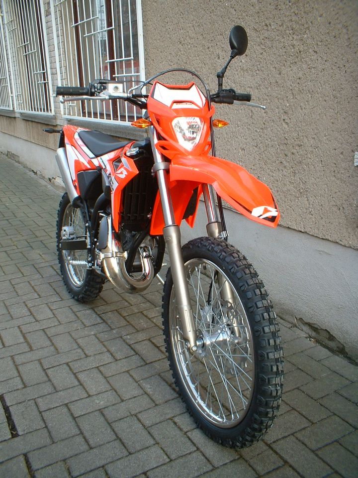 Beta RR 50 2T Enduro Neufahrzeug - in rot am Lager! in Aschersleben