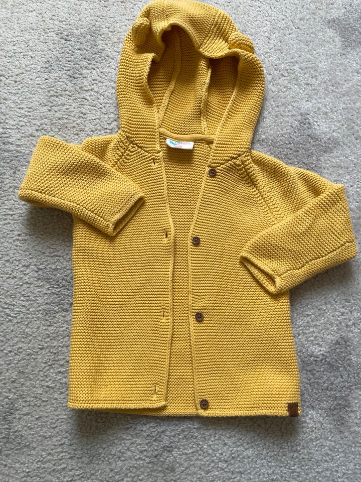 Senfgelbe Strickjacke topomini Größe 80 mit Ohren in Bielefeld