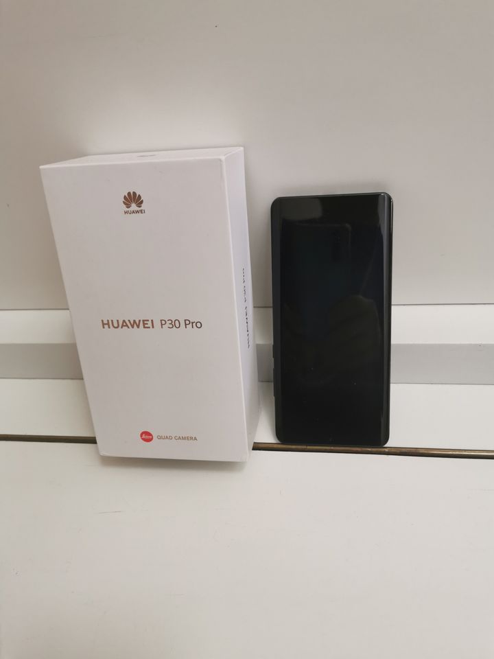 Huawei P30 Pro Smartphone in Ludwigsau