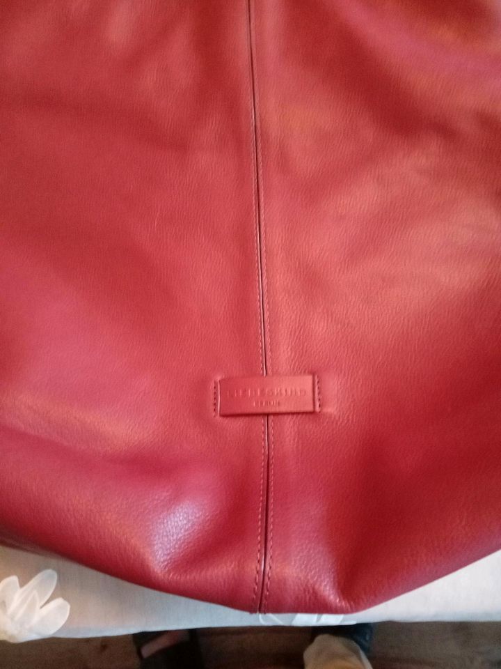 Damenlederhandtasche Liebeskind rot neu in Sarstedt