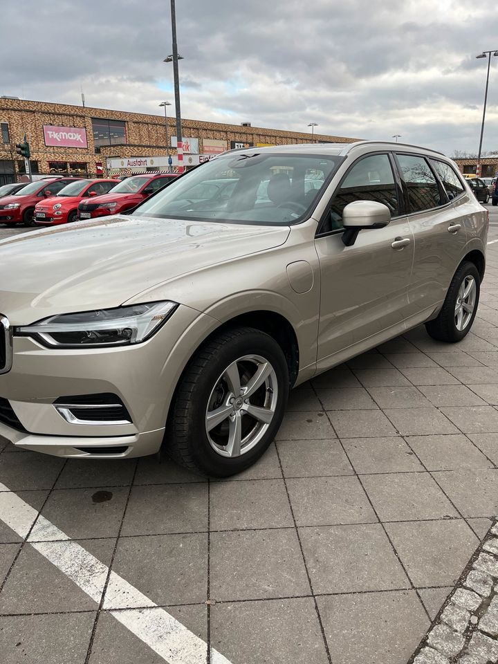 Volvo XC 60 Benzin-Elektro in Berlin