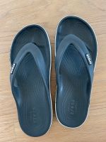 Crocs Flip Flops blau M5 W7 37 38 Schleswig-Holstein - Heikendorf Vorschau