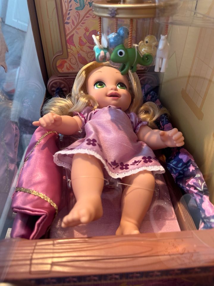 Disney Animators Rapunzel baby doll in Hemslingen