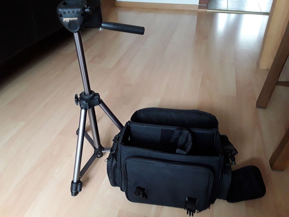 Koffer mit Ständer für Kamera in Bietigheim-Bissingen