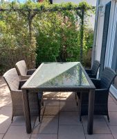 Tisch mit Glasplatte und 4 Stühlen aus Polyrattan Hessen - Gießen Vorschau