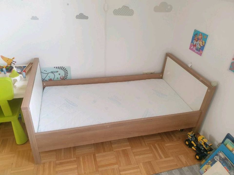 Kinderzimmer Paidi Leo, Kleiderschrank, Wickelkommode, Bett in Wesel