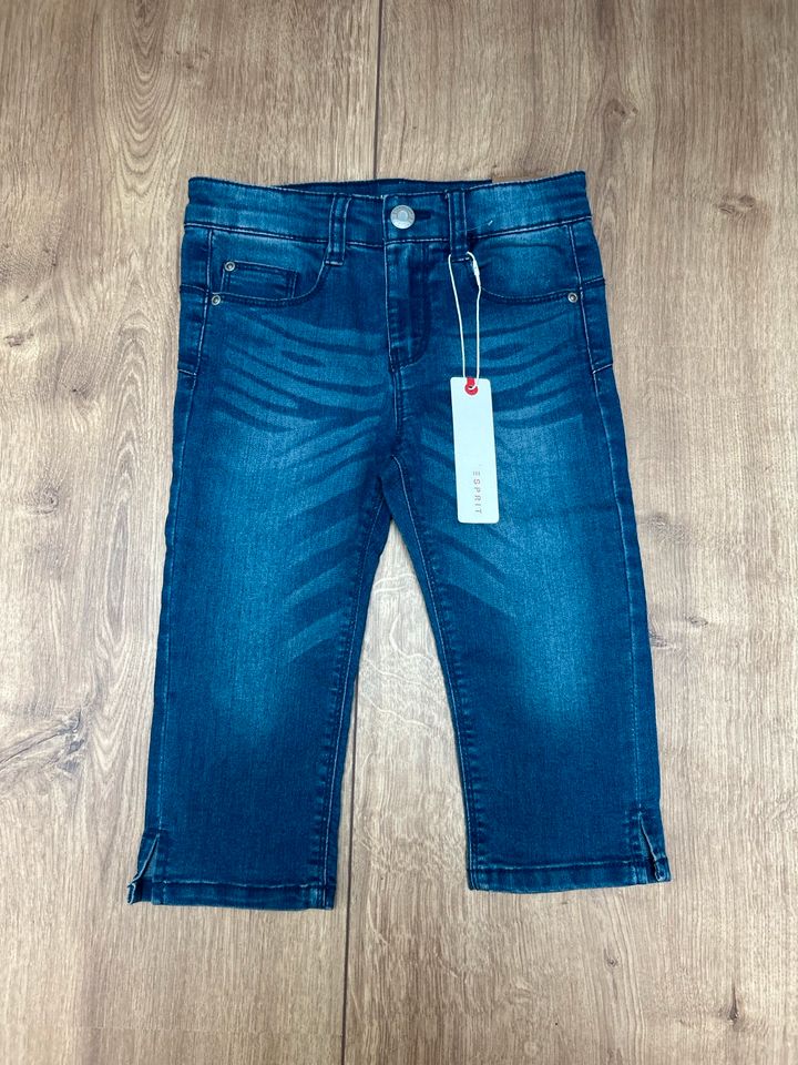 Esprit Mädchen Capri Hose Jeans Gr. 128 in Eisenberg 